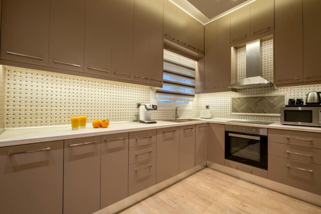 Maison De Luxx A10, Cozy Apartment With Garden In Larissa Lárissa Exterior foto
